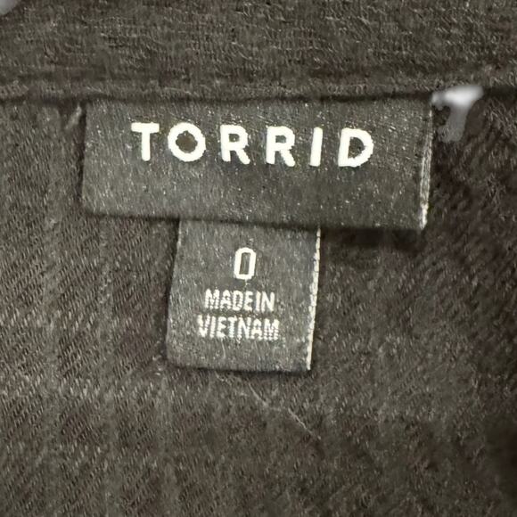 Torrid Women's Plus Black Peplum Crinkle Flannel Gauze Button Up Top - 14/16 - Picture 8 of 12